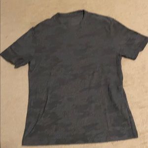 Lululemon short sleeve shirt